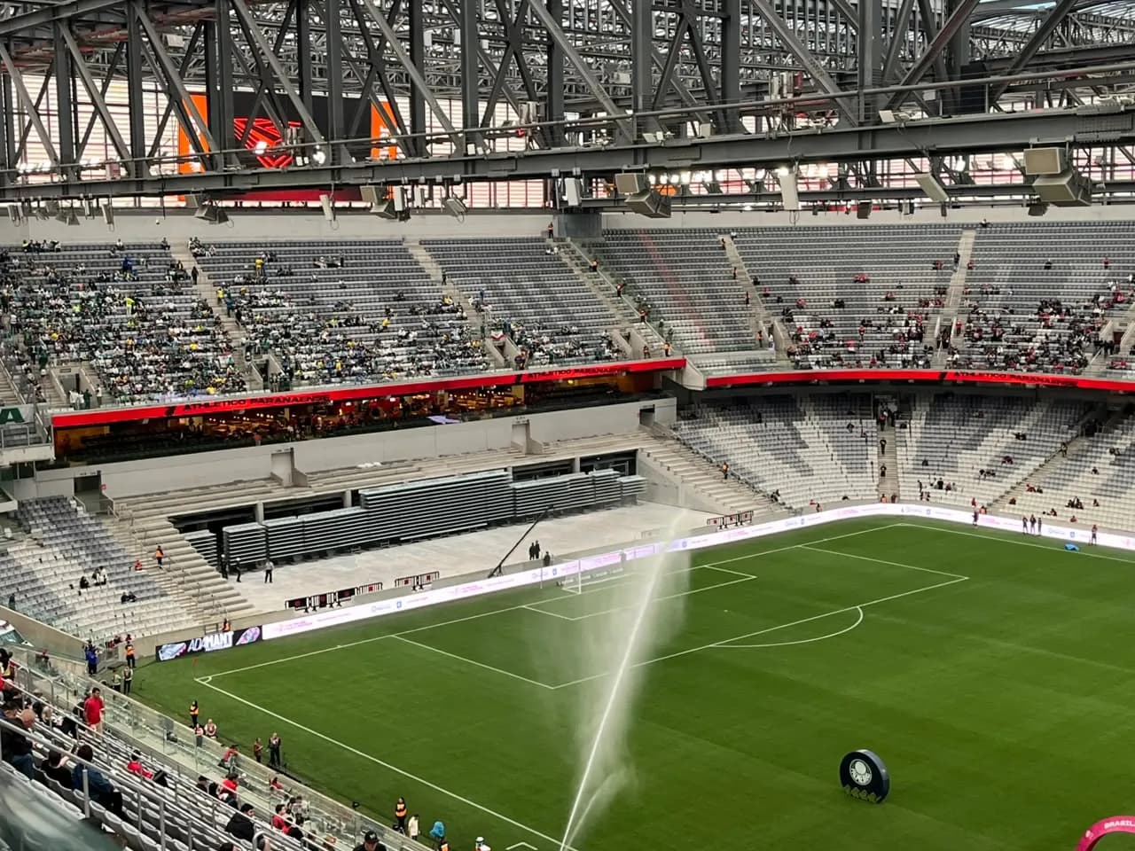 Entenda: Athletico x Palmeiras tem primeiro teste da arquibancada retrátil da Arena da Baixada; assista