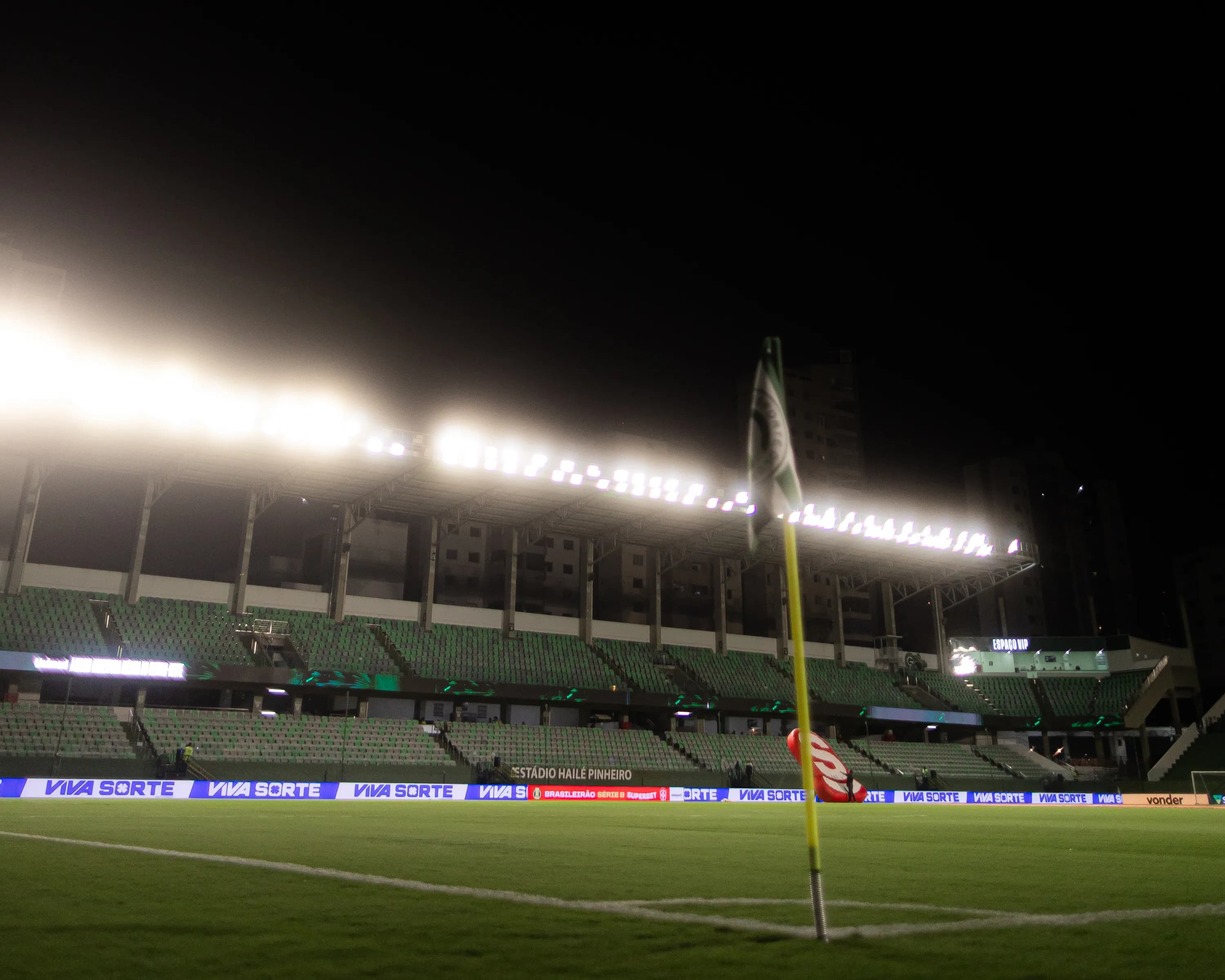 onde assistir ao vivo, horário e escalações — Goiás x Náutico