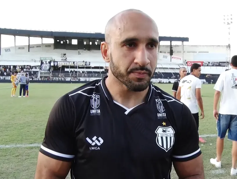 “O importante foram os três pontos” — Leandro Costa valoriza vitória do Central na estreia