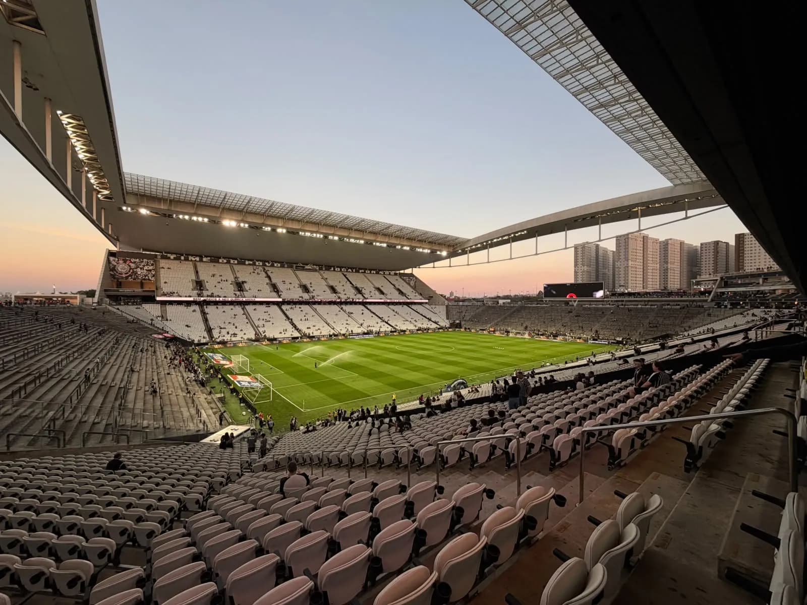 Em destaque: Corinthians acerta com a Caixa suspensão de pagamento da dívida e da retenção de bilheteria