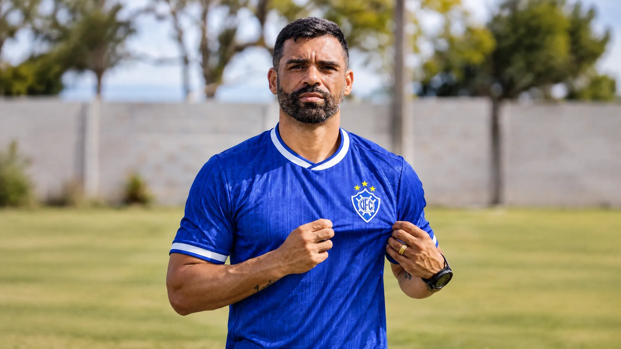 Fique por dentro: Novo técnico promete Vitória-ES aguerrido e com futebol bonito em 2027