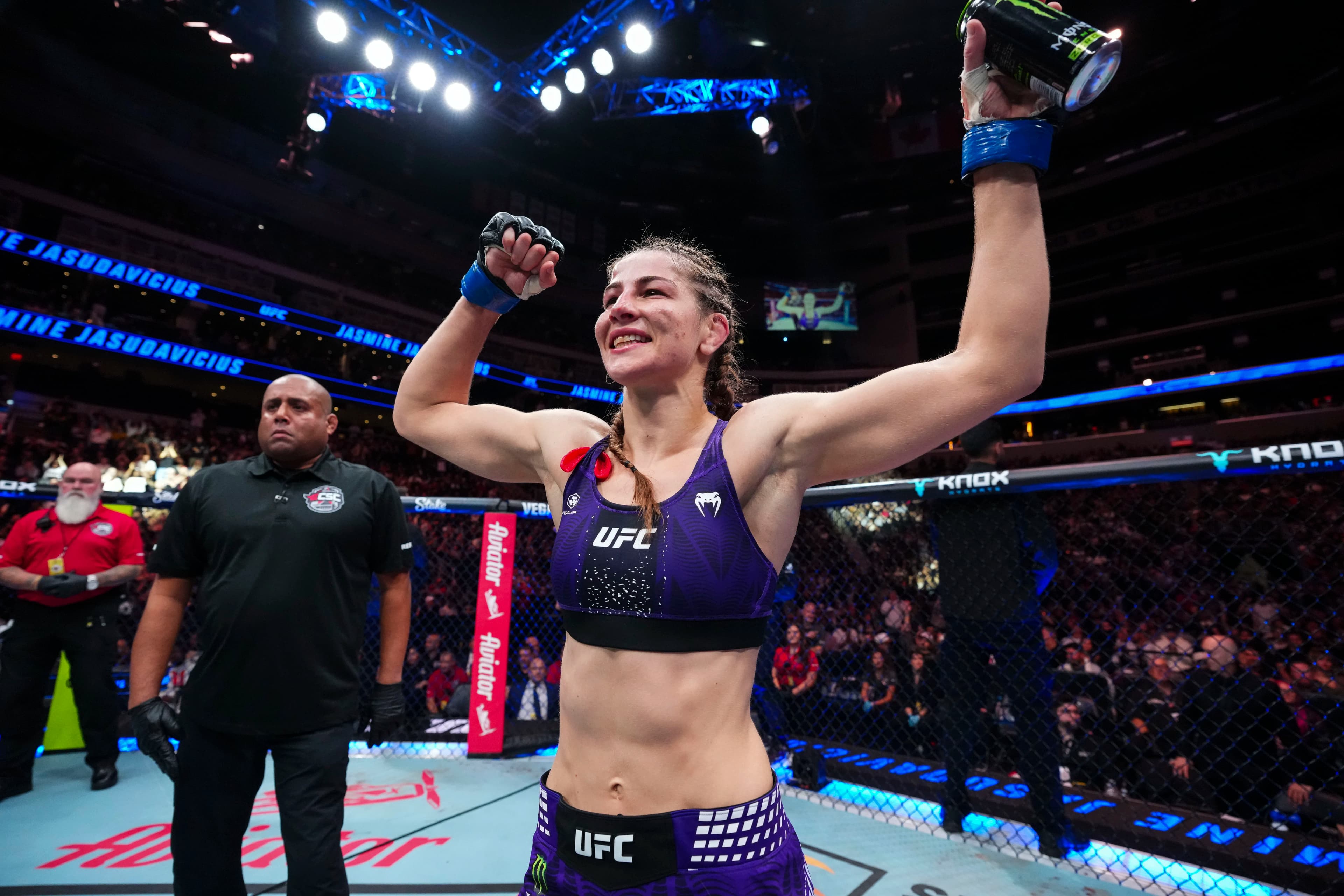 Jasmine Jasudavicius quer revanche contra Natalia Silva pelo cinturão — UFC