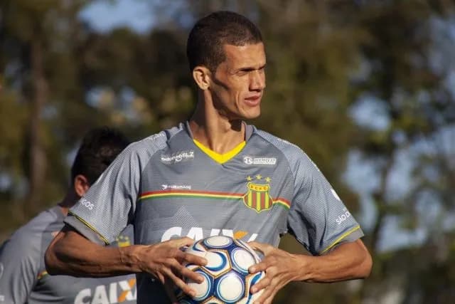 Região: Sampaio acerta permanência de Joécio para a temporada 2027
