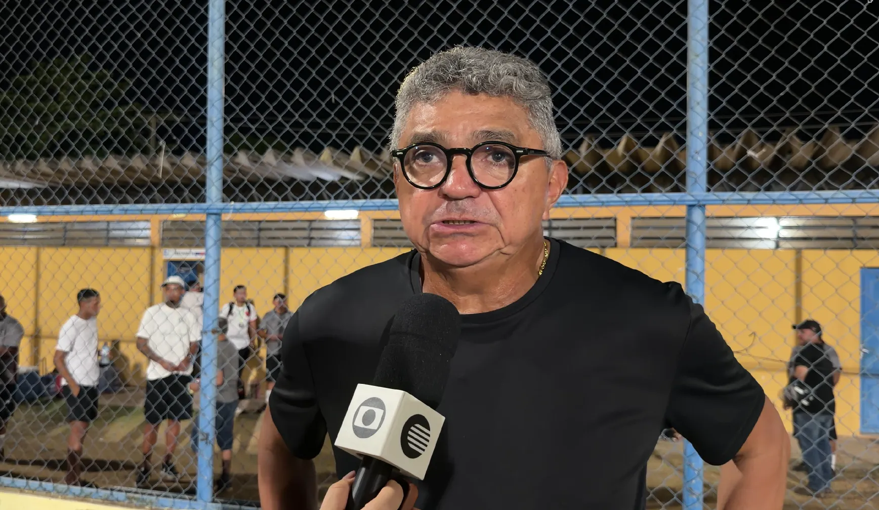 "Preciso de férias. Chega de acordar falando sozinho" — Técnico desabafa após vice na 2ª Divisão