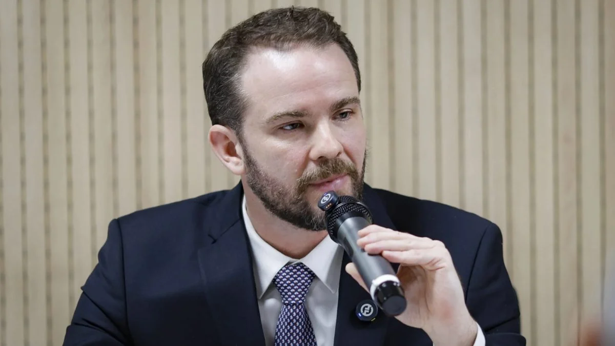Atualização: Durigan diz que Flávio propõe calote de R$ 3 tri na economia