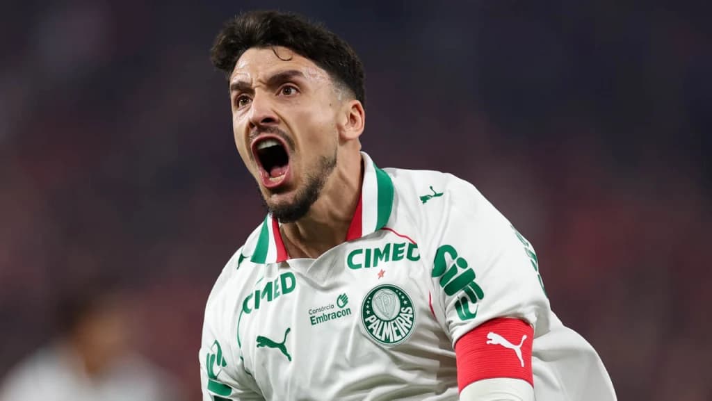 Palmeiras conquista vitória sobre Athletico e assume liderança provisória do Brasileirão
