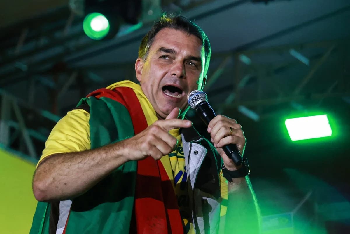 Região: Flávio Bolsonaro promete cortes, mas não dá detalhes sobre ‘tesouraço’ de R$ 250 bilhões