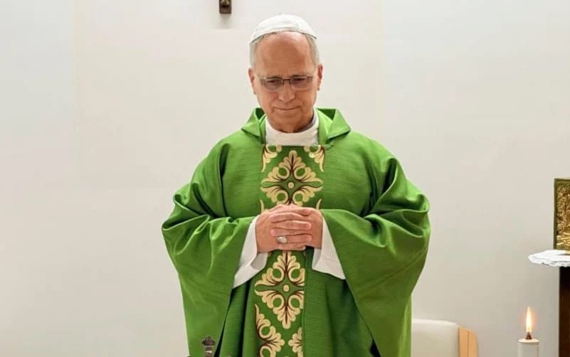 Fique por dentro: Papa celebra missa no hospital três dias após cirurgia