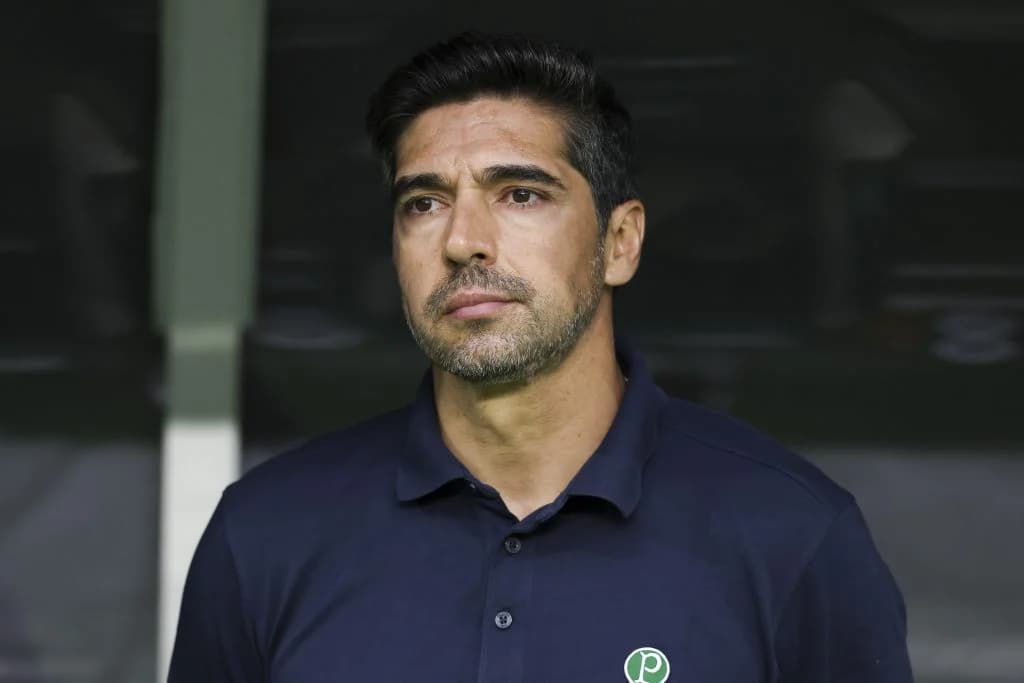 “É tudo o que vocês sabem” — Abel Ferreira é irônico ao responder pergunta em coletiva