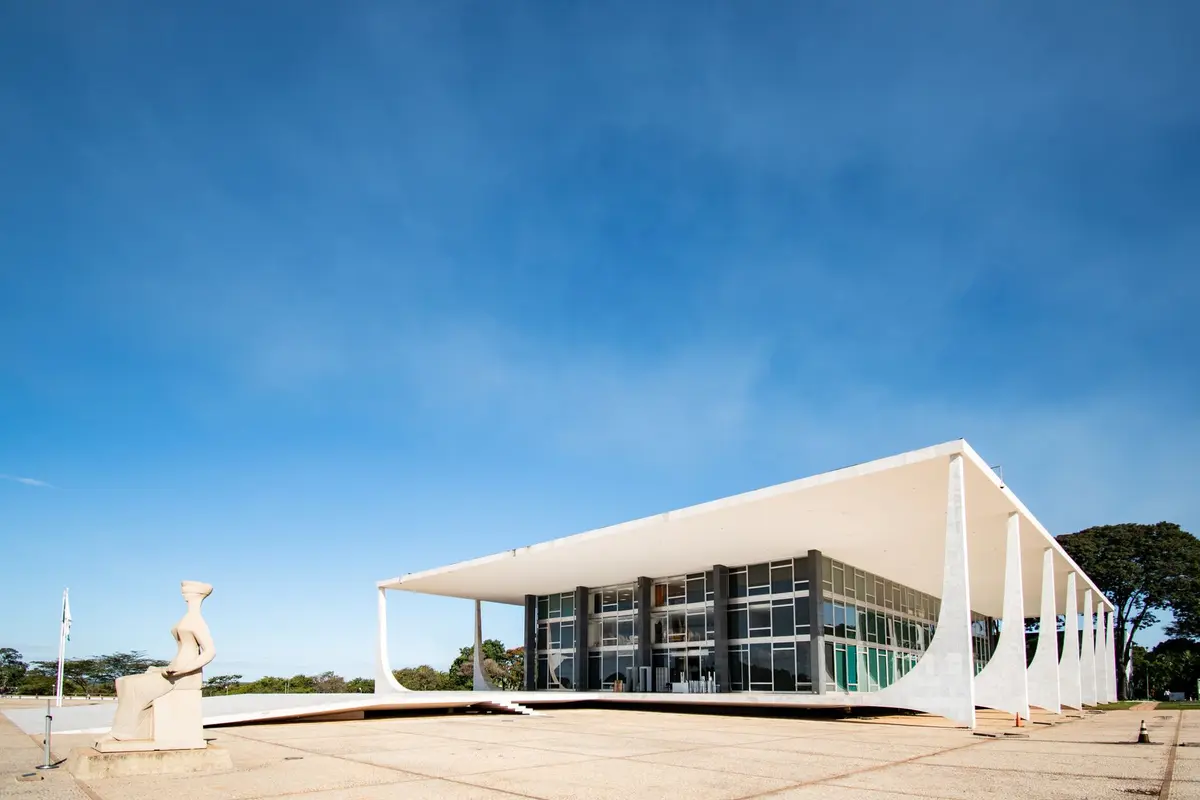 Panorama: DESTAQUE Ministério avalia zerar preço mínimo da energia em consulta pública